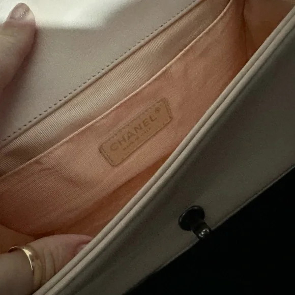 Grained Calfskin Quilted Small Boy Flapped Dusty Pink Chanel. - Picture 12 of 13